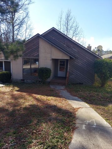 504 Toxaway Ct, Fayetteville, NC 28314