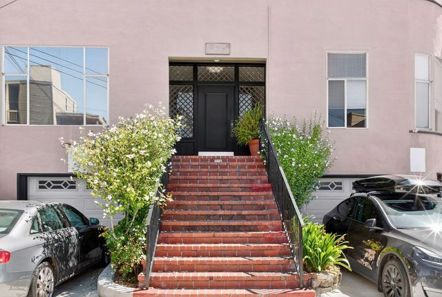 376 Staten Ave #3, Oakland, CA 94610