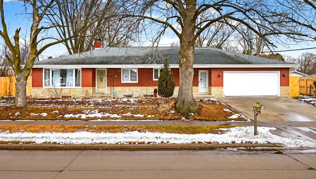 802 E  Florida Ave, Appleton, WI 54911