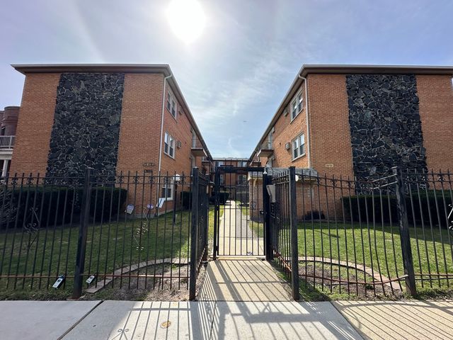 1727 W  Touhy Ave #5, Chicago, IL 60626