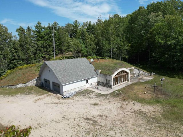 6645 Tannery Rd, Manistique, MI 49854