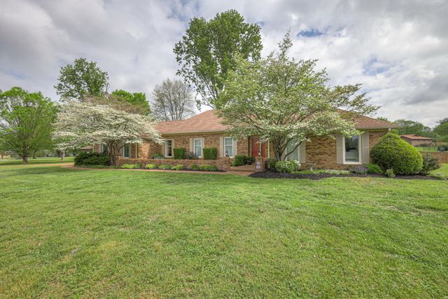 5008 Twin Lakes Dr, Old Hickory, TN 37138