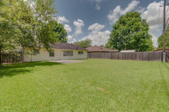 2515 Heritage Colony Dr, Webster, TX 77598