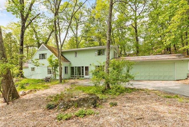 73 Old County Rd, Lincoln, MA 01773