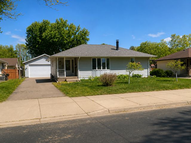 407 18th St E, Hastings, MN 55033