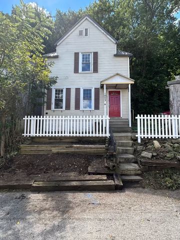 1003 Wayne Ave, Ellwood City, PA 16117