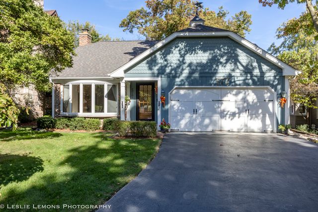 577 Lee St, Glen Ellyn, IL 60137