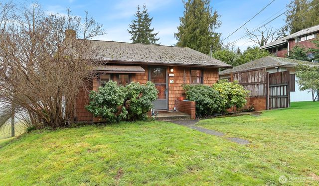 8902 30th Avenue NW, Seattle, WA 98117