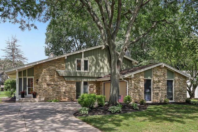 5806 Glen Flora DRIVE, Greendale, WI 53129