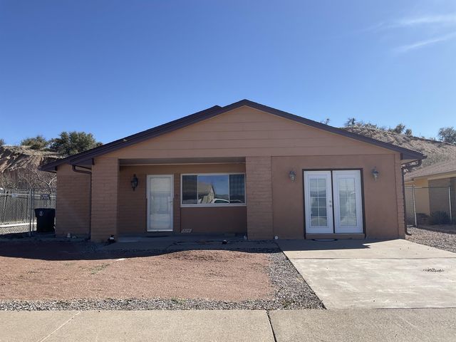 514 Covellite Dr, Tyrone, NM 88065