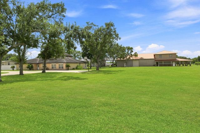 5930 County Road 396, Alvin, TX 77511