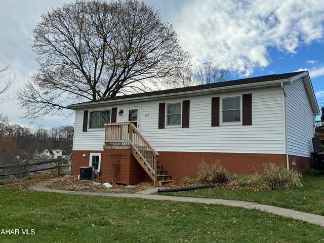 1825 N  6th Ave, Altoona, PA 16601