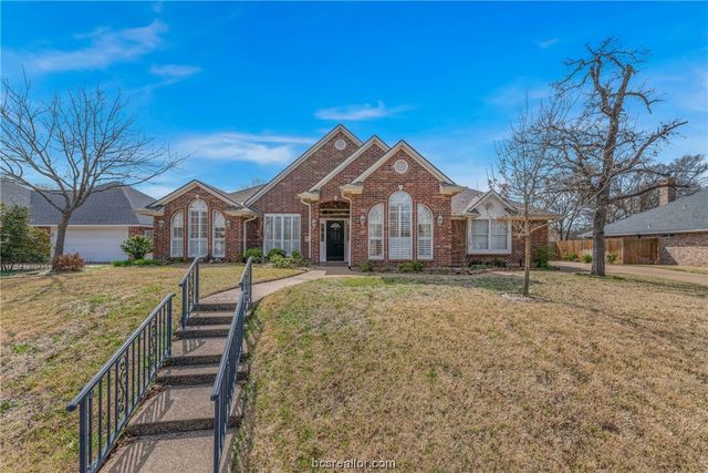 5006 Harbour Town Ct, College Station, TX 77845