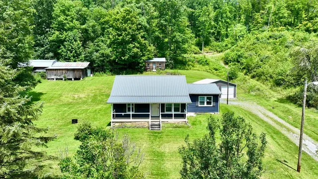 1470 Big Branch Rd, Bluefield, VA 24605