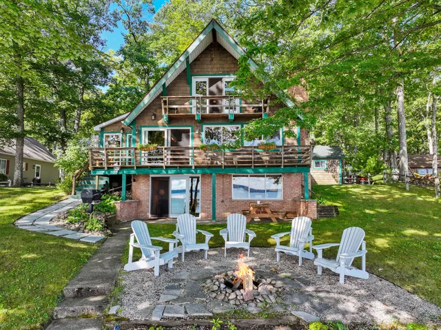2958K W  Higgins Lake Dr, Roscommon, MI 48653