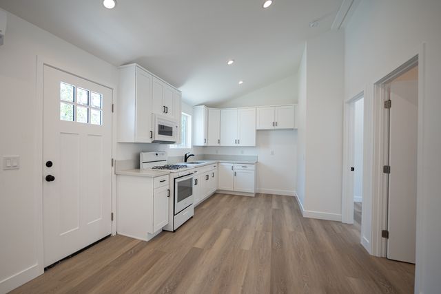 230 W  Harvard Blvd #25, Santa Paula, CA 93060