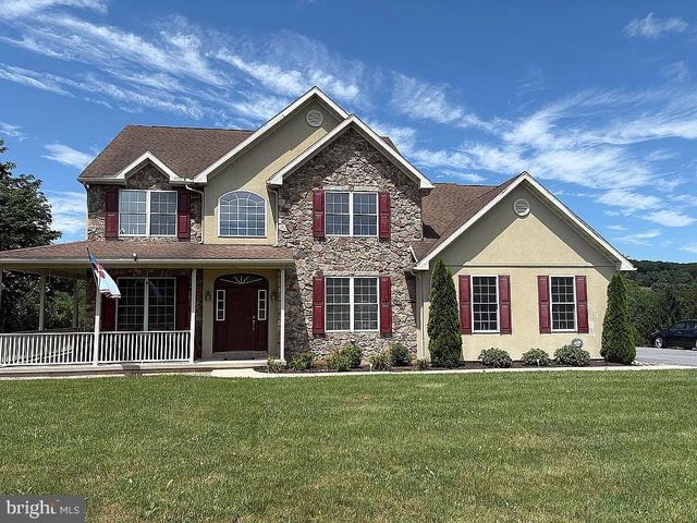 1 N  Night Hawk Dr, Orwigsburg, PA 17961