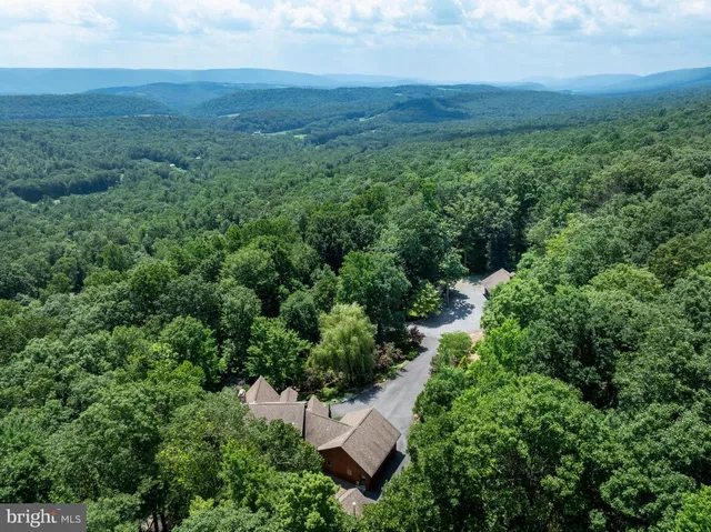 1400 Jacks Mountain Rd, Mc Veytown, PA 17051