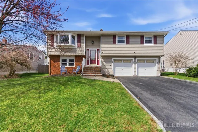 83 Garfield Ave, Colonia, NJ 07067