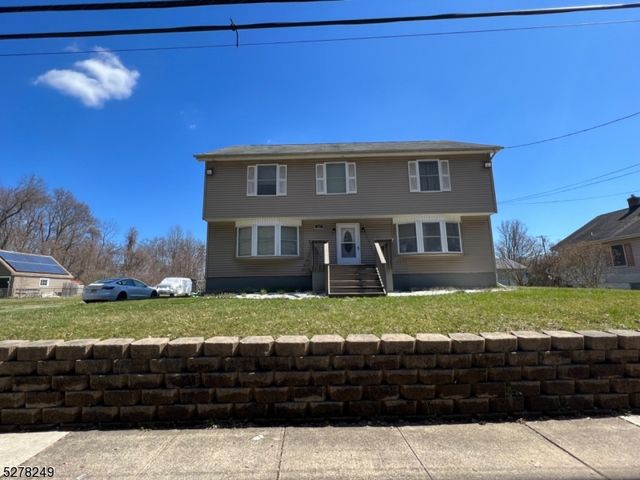 30 Canfield Ave, Mine Hill, NJ 07803