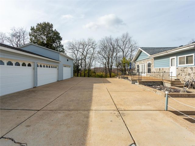 2092 Miller Rd, Imperial, MO 63052