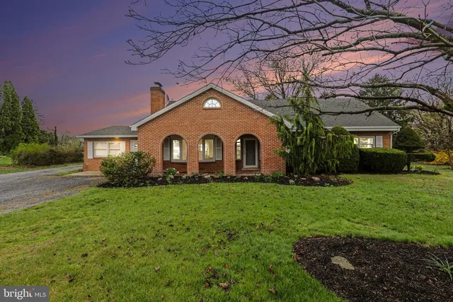 205 N  Middlesex Rd, Carlisle, PA 17013