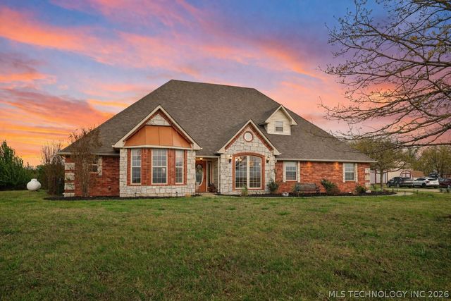 3460 N  3735th Rd, Holdenville, OK 74848