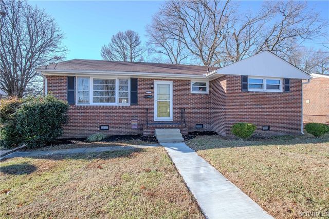 627 Charles Ave, Colonial Heights, VA 23834