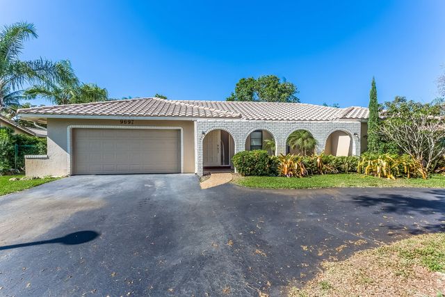 9697 SW 1st Ct, Pompano Beach, FL 33071