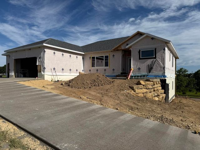 102 Diamond Oaks, Dodgeville, WI 53533