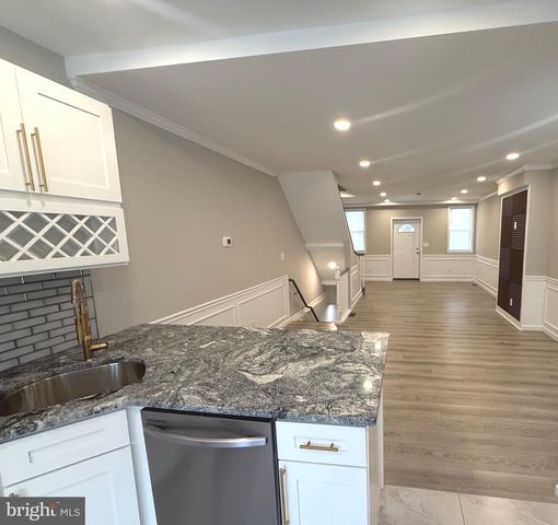 6719 N  Smedley St, Philadelphia, PA 19126