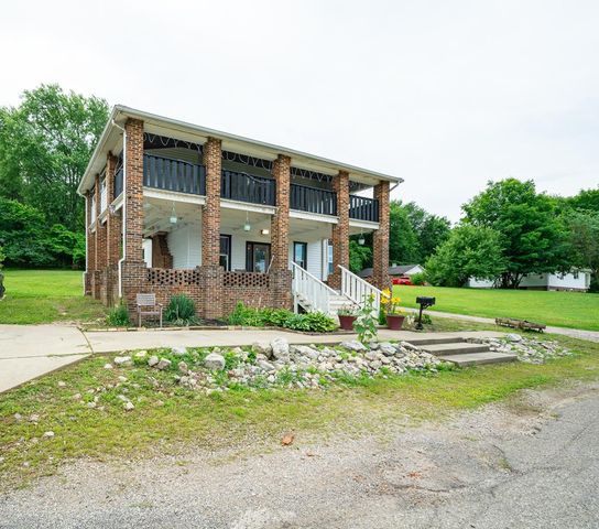 208 Fairview Ave, Mc Arthur, OH 45651