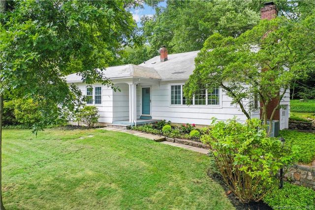 84 Skyview Dr, Stamford, CT 06902
