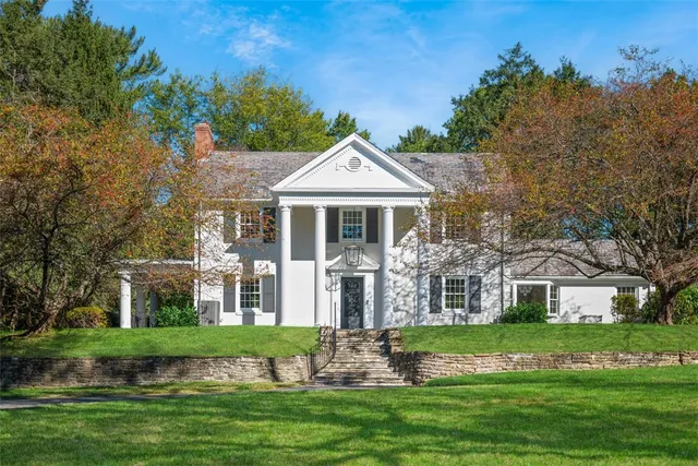 129 South Dr, Pittsburgh, PA 15238