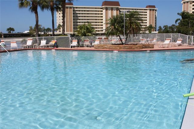 4725 Cove Cir #906, Saint Petersburg, FL 33708