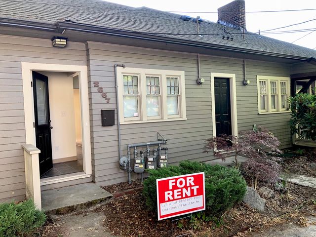 2667 10th Ave  W #2667, Seattle, WA 98119