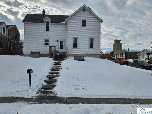 100 S  Front St, New Ulm, MN 56073