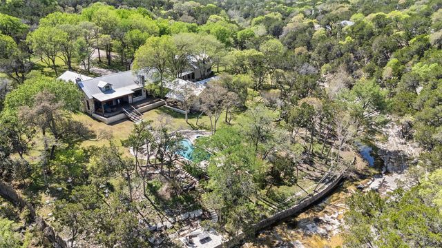 900 Lost Cyn, West Lake Hills, TX 78746