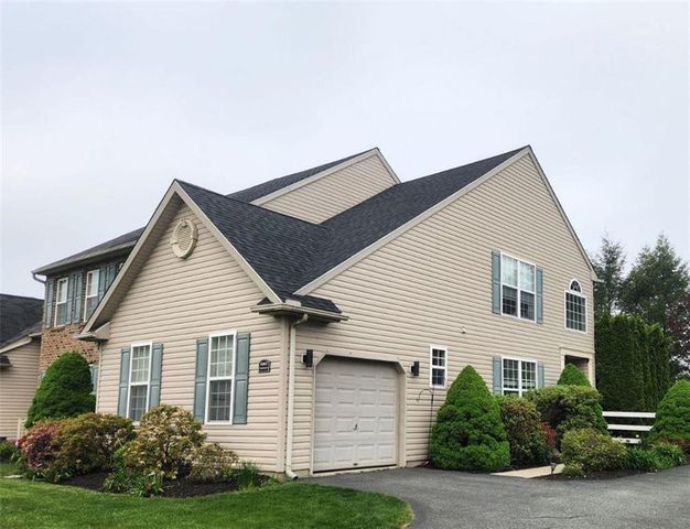 6063 Timberknoll Dr, Macungie, PA 18062