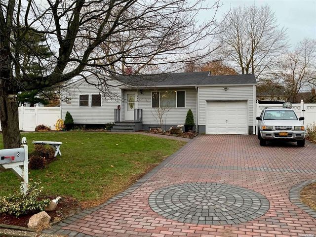 631 Amsterdam Avenue, East Patchogue, NY 11772