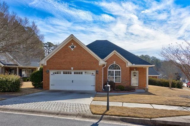 9102 Whispering Pines Cir, Covington, GA 30014