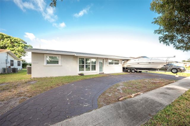 2751 NW 26th Ave, Oakland Park, FL 33311