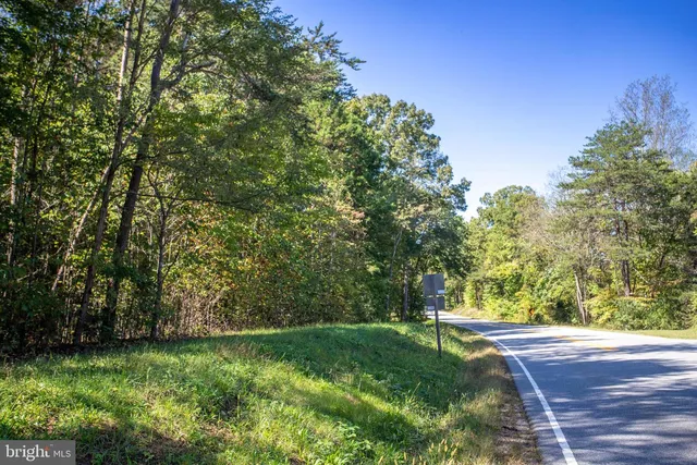 Richmond Hwy #3, Gladstone, VA 24553