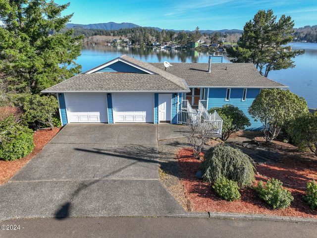 3212 NE 32nd Dr, Lincoln City, OR 97367