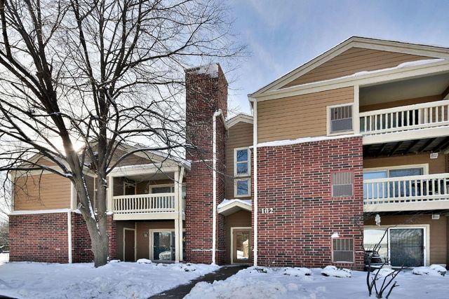 102 Glengarry Dr #101, Bloomingdale, IL 60108