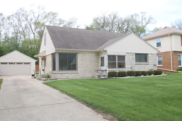 2345 N 103rd STREET, Wauwatosa, WI 53226