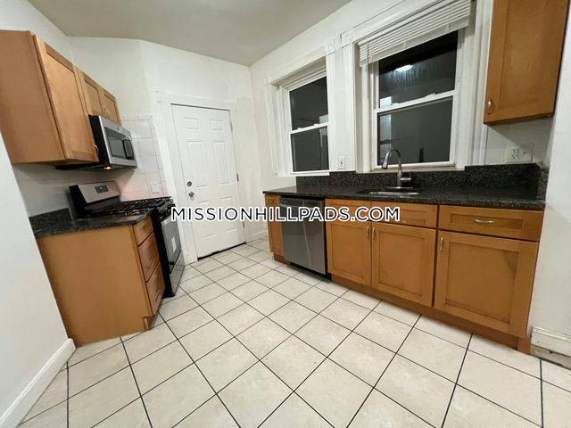 1 Centre St #2, Roxbury, MA 02119