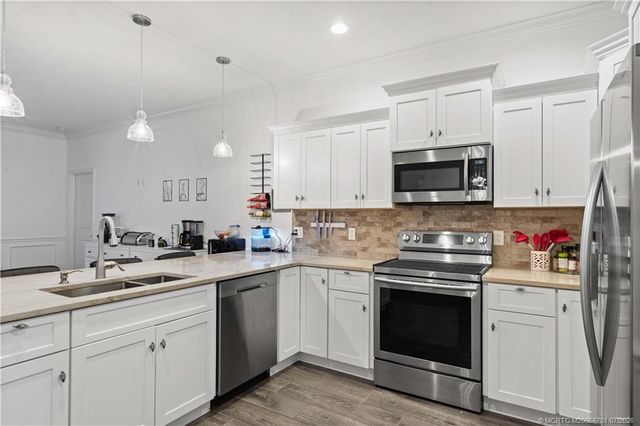 5608 SE 44th Ave, Stuart, FL 34997