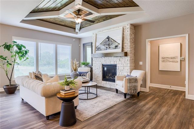 Oakmont II Plan in The Woodlands At Chapman Farms, Blue Springs, MO 64014