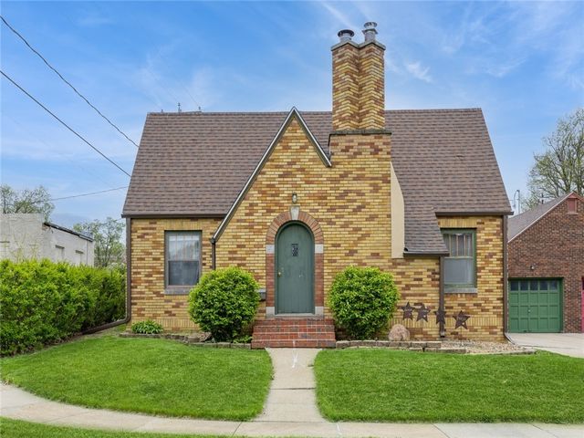 206 S  7th St, Knoxville, IA 50138
